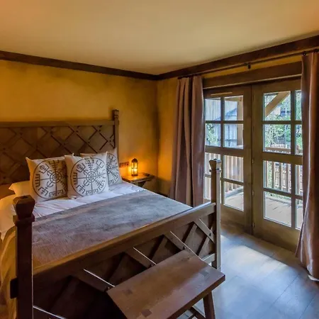 Hotel La Cite Suspendue 3*