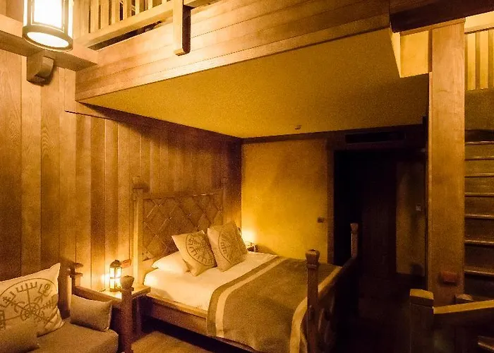 Hotel La Cite Suspendue 3*